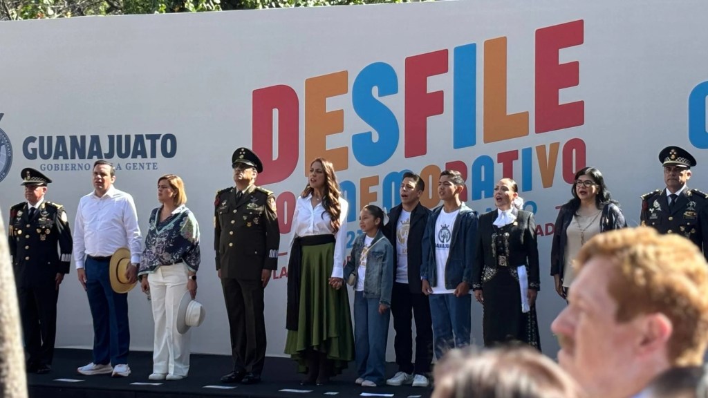 DESFILE Y CONMEMORACIÓN EN LA ALHÓNDIGA DE GRANADITAS