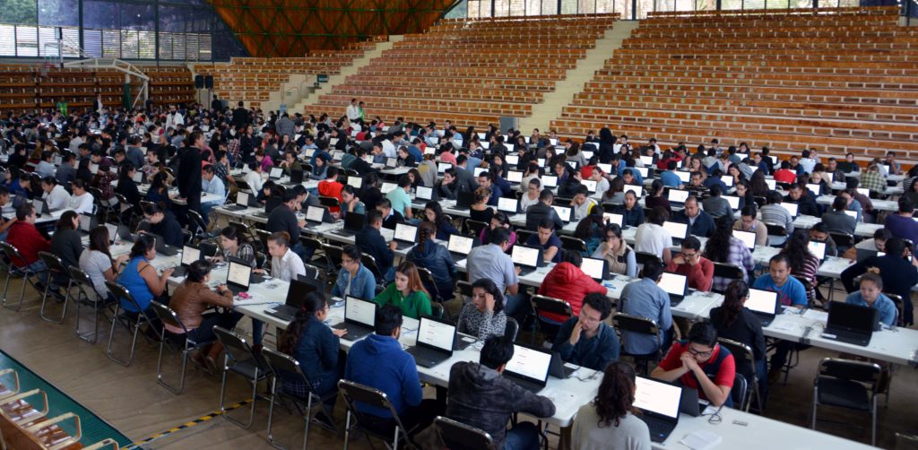 PRESENTAN JÓVENES MÉDICOS SU EXAMEN NACIONAL PARA ESPECIALIDADES (ENARM)