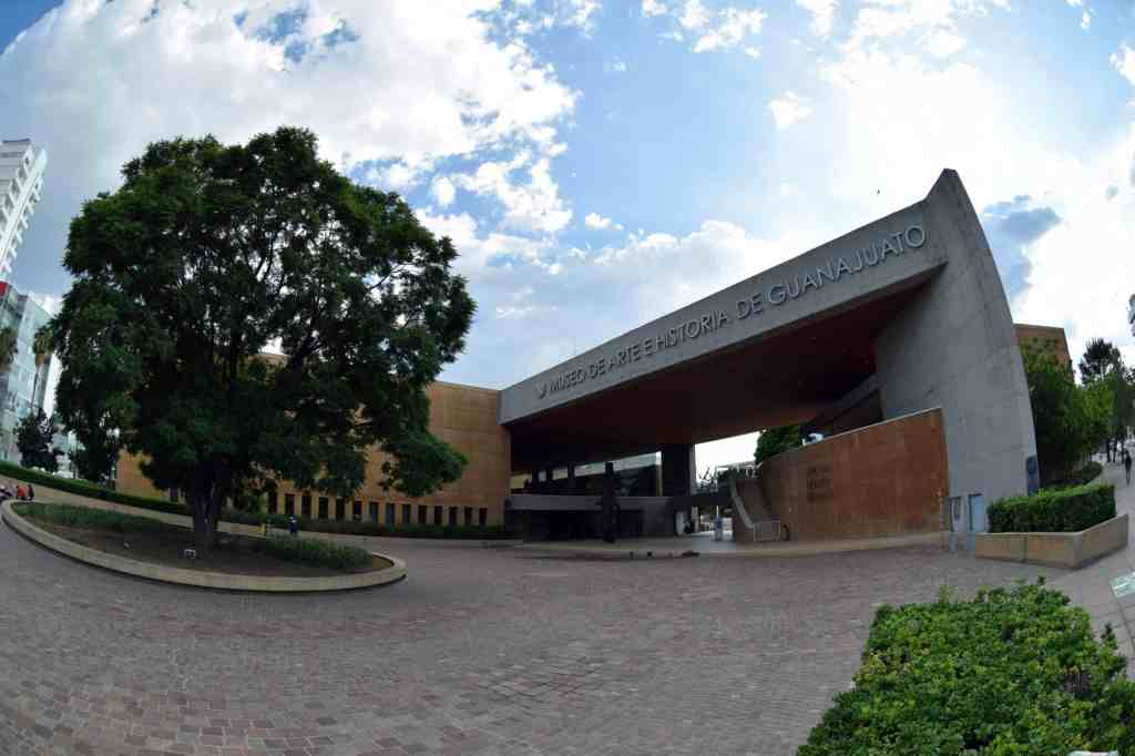 «EN BUSCA DE LOS IMPOSIBLE» EXPOSICIÓN FRANCESA EN EL FCG