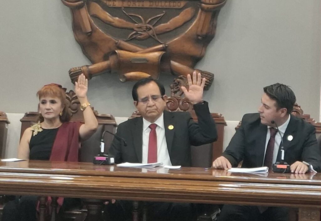 PRESENTA JUAN MIGUEL RAMÍREZ S. SEGUNDO INFORME A CELAYENSES